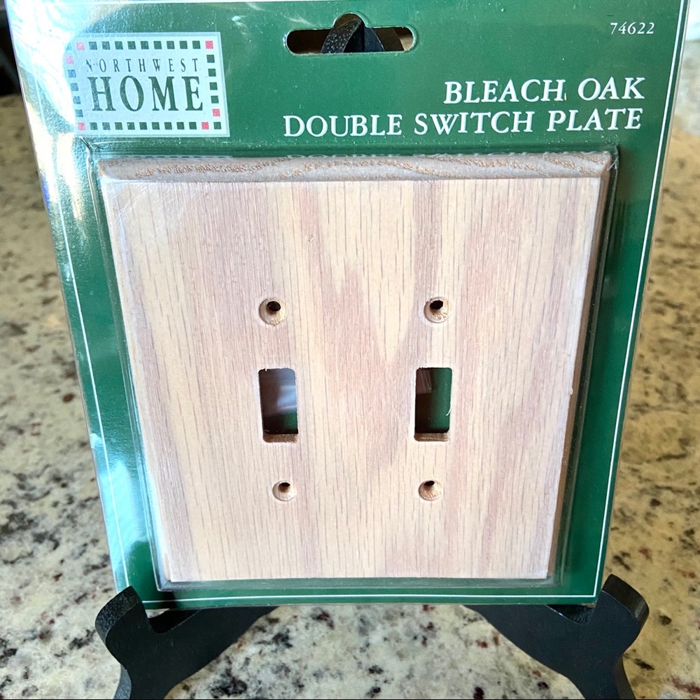 Double Switch Plate-Bleach Oak NEW IN PKG